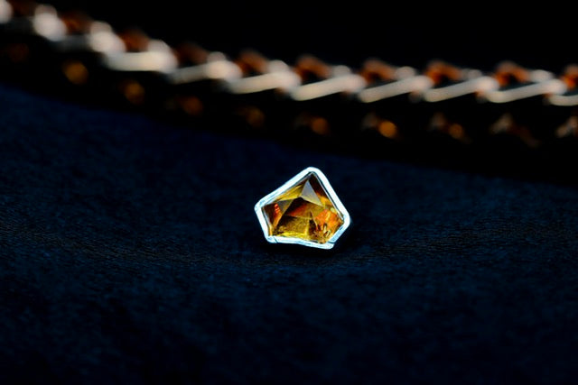 GOLDEN VEIL
